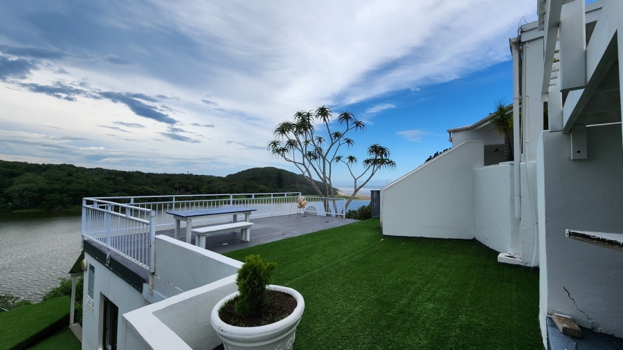 10 Bedroom Property for Sale in Bonza Bay Eastern Cape